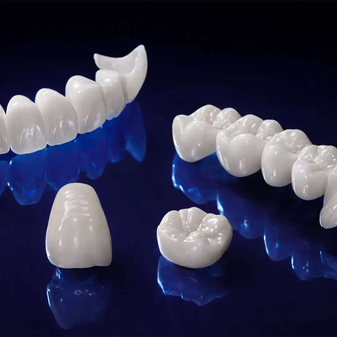 Le corone in zirconio causano scolorimento in futuro?